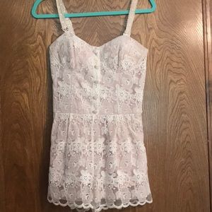The cutest lace romper size small!💕
